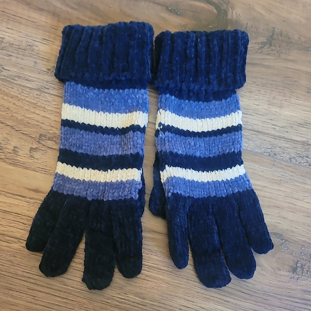 Vintage Outbrook Striped Navy, Blue, and Cream Knit Gloves, OS, Soft